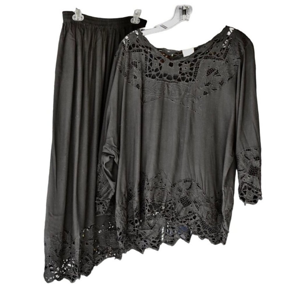 Stylish Vintage Laurel Black Eyelet set top and skirt OS(S to XXL), like new